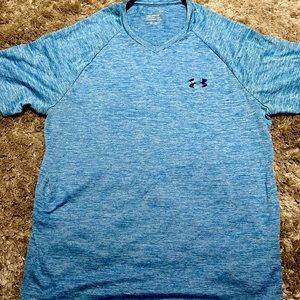 Men’s blue V-neck under armour athletic T-shirt M